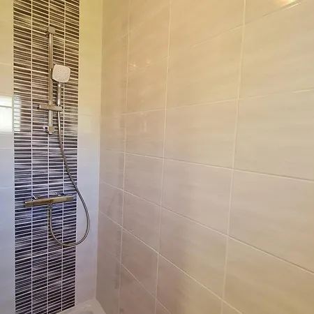 Vakantiehuis Confort Au Bord De La Meuse Avec Jardin Et Activites Familiales A Proximite - Fr-1-585-82