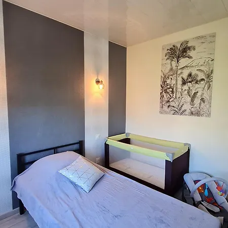 Confort Au Bord De La Meuse Avec Jardin Et Activites Familiales A Proximite - Fr-1-585-82 Vakantiehuis Vilosnes-Haraumont