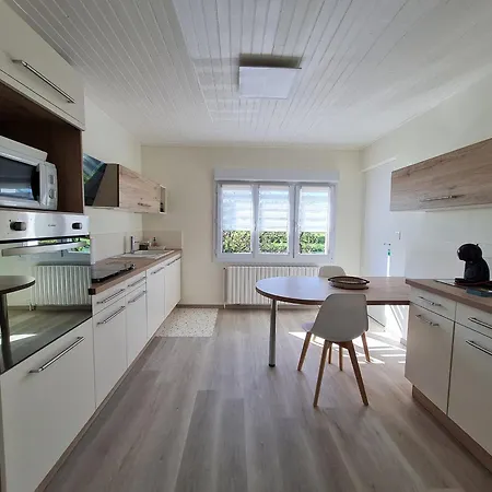 Confort Au Bord De La Meuse Avec Jardin Et Activites Familiales A Proximite - Fr-1-585-82